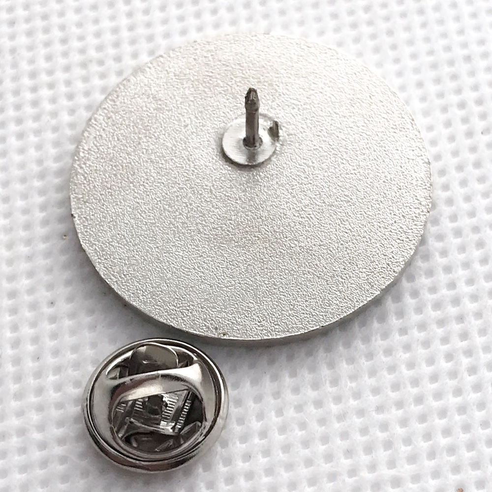 silver pin - Picture 3 of 3